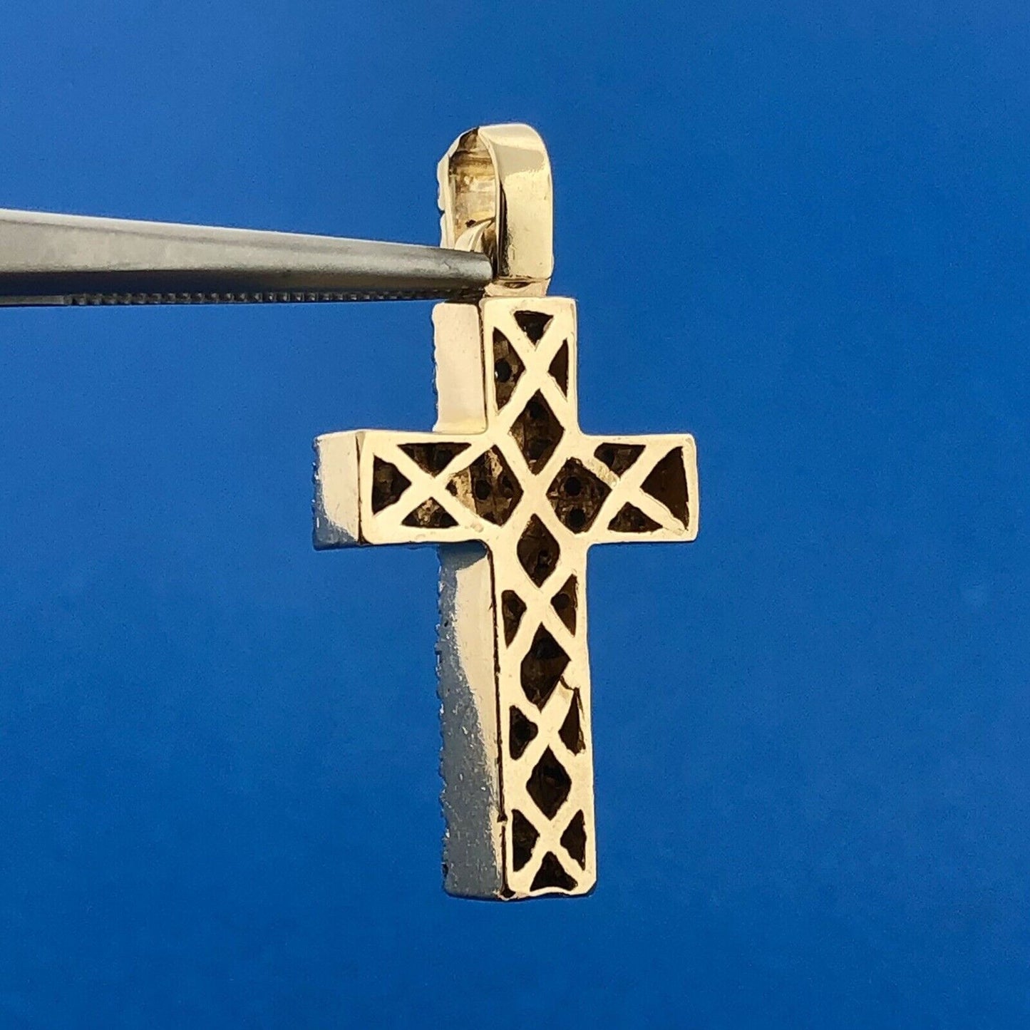 Gorgeous 10k Yellow Gold Round Cut Diamond Religious Faith Cross Dangle Pendant