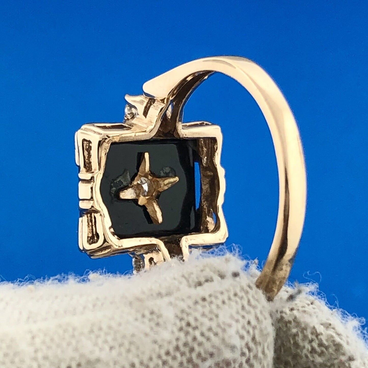 Gorgeous 10k Yellow Gold Round Cut Diamond Black Onyx Rectangle Ring Size 7.25