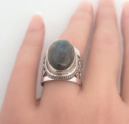 925 Sterling Silver Oval Labradorite Cabochon Statement Open Scroll Ring