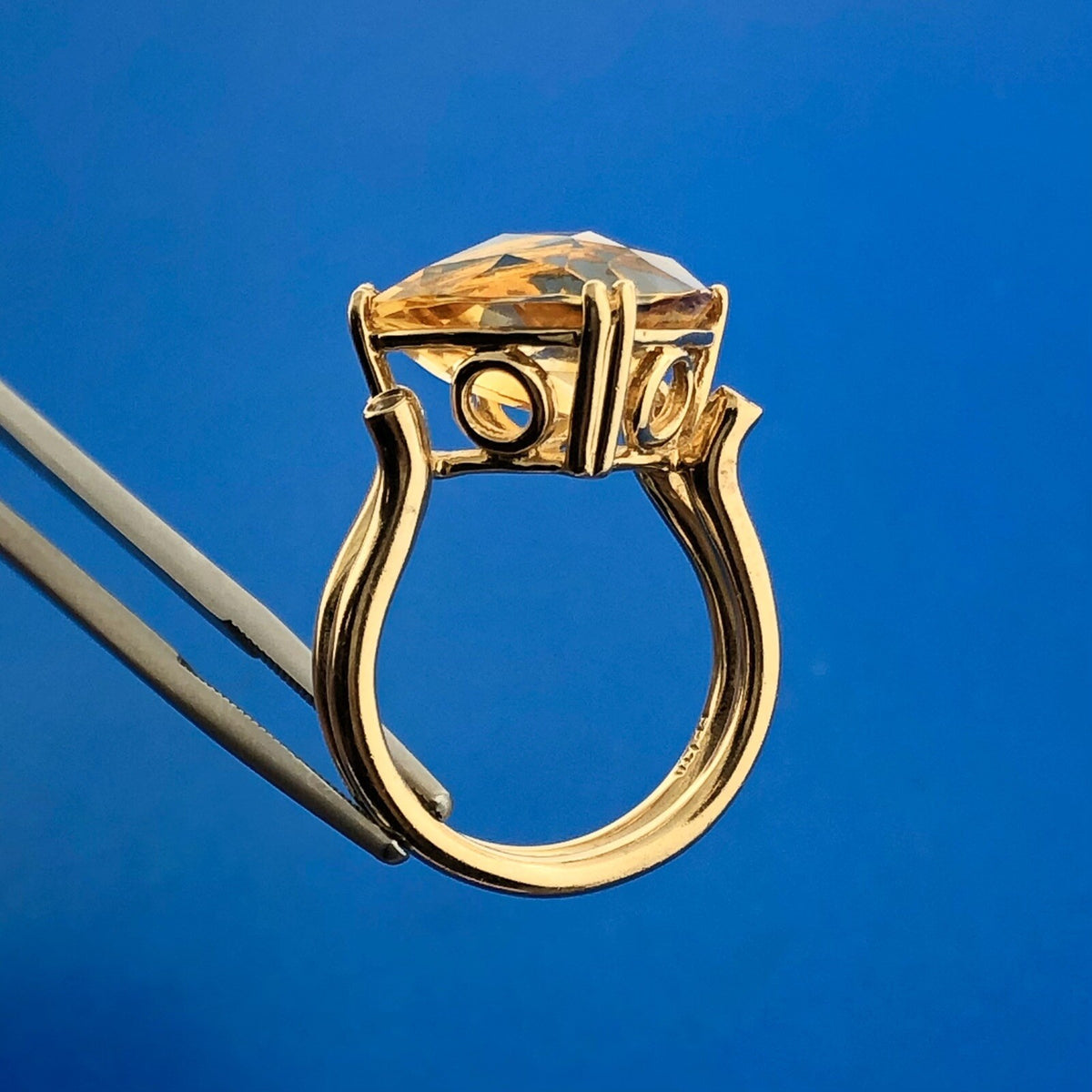 Gorgeous 14k Yellow Gold Faceted Triangle Citrine Diamond Accent Ring Size 6.15