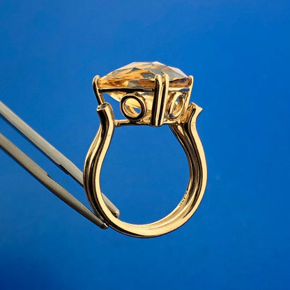 Gorgeous 14k Yellow Gold Faceted Triangle Citrine Diamond Accent Ring Size 6.15