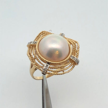Gorgeous 14k Yellow Gold Mabe Pearl Wavy Braid Diamond Accent Ring Size 6.75