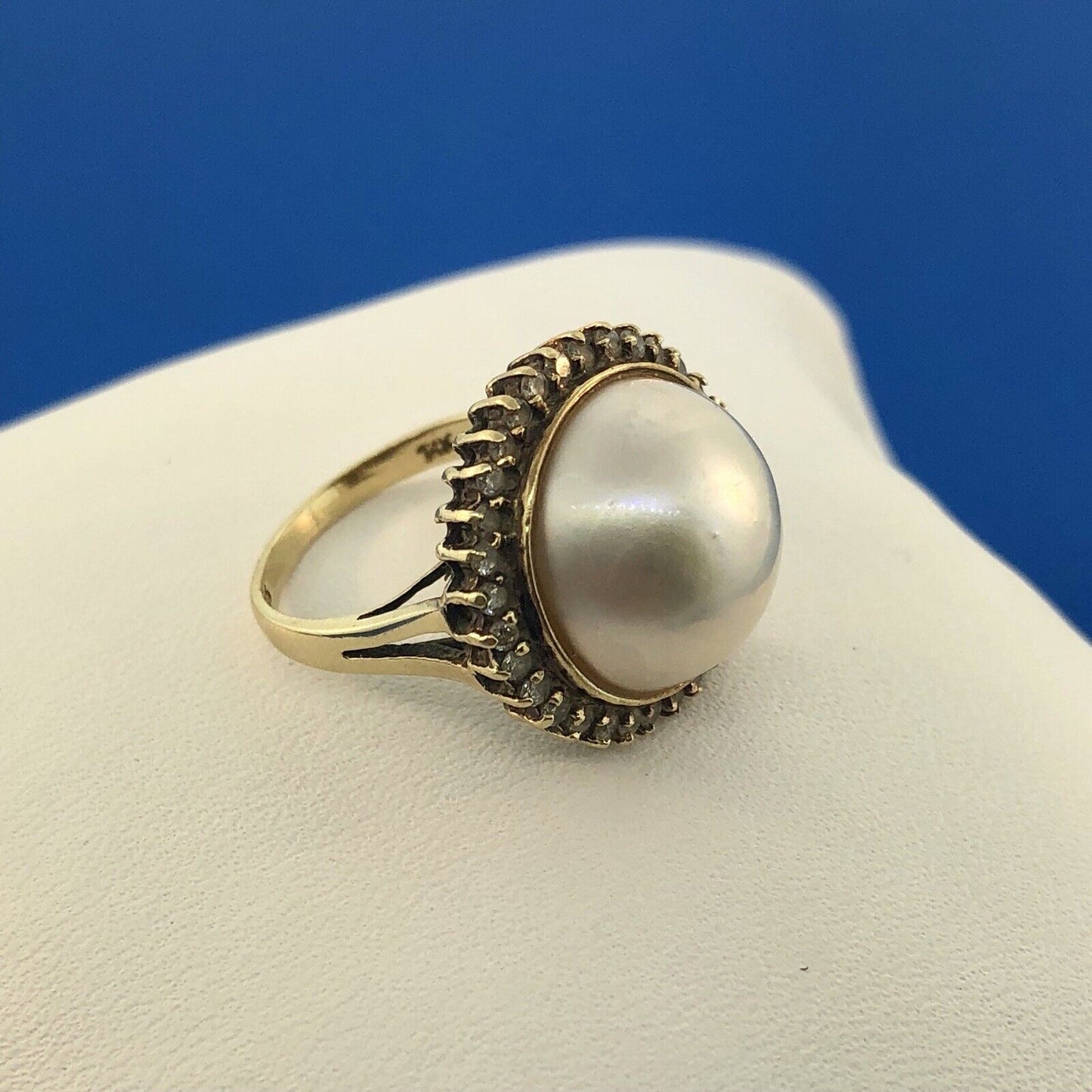 Vintage 14K Yellow Gold Mabe Pearl Diamond Halo Cocktail Dinner Ring