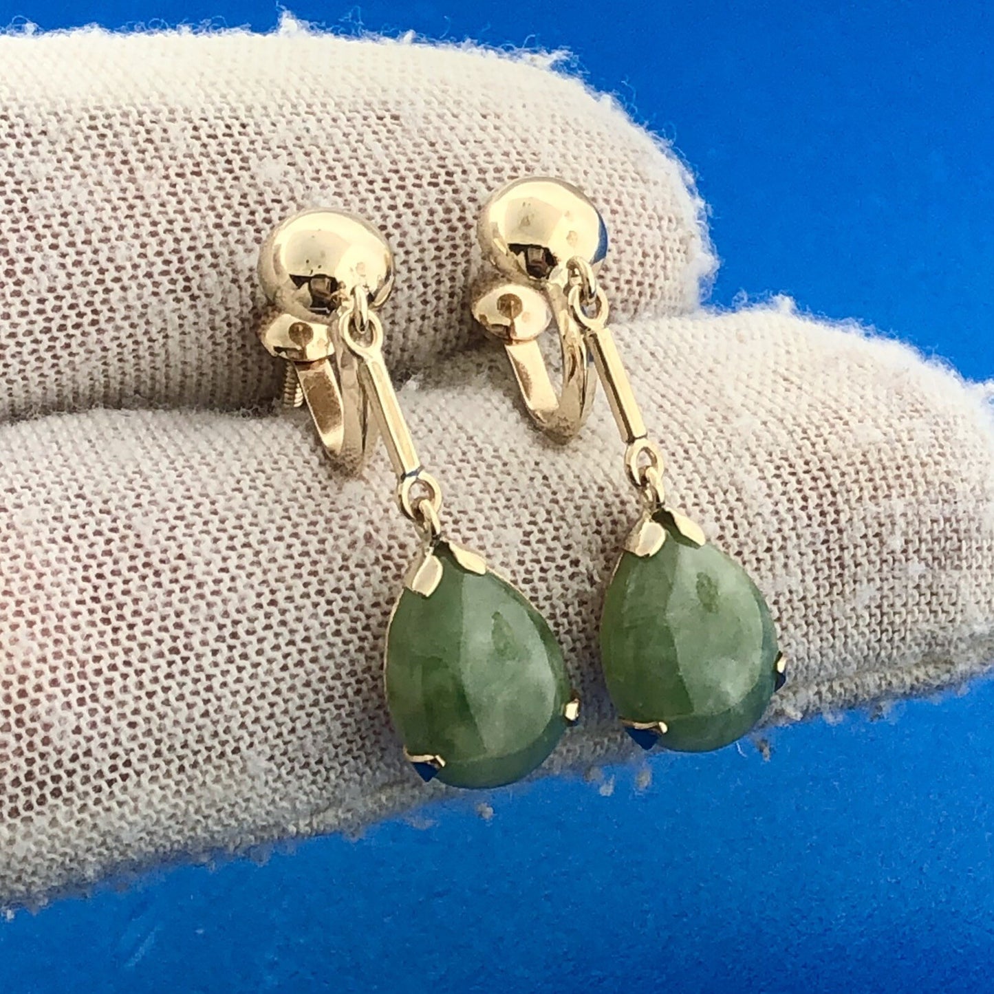Estate Designer 14K Yellow Gold Apple Jadeite Jade Pear Drop Screw Back Earrings
