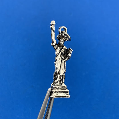 Vintage Sterling Silver 925 Statue of Liberty New York Souvenir Bracelet Charm