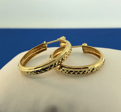 Elegant Designer 14K Yellow Gold Diamond Cut Textured Hoop Earrings