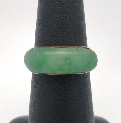 Modernist 18K Yellow Gold Oval Green Jade Cabochon Dome Band Ring