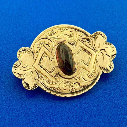 Victorian Art Deco 14K Yellow Gold Garnet Cabochon Engraved Brooch Pendant Pin