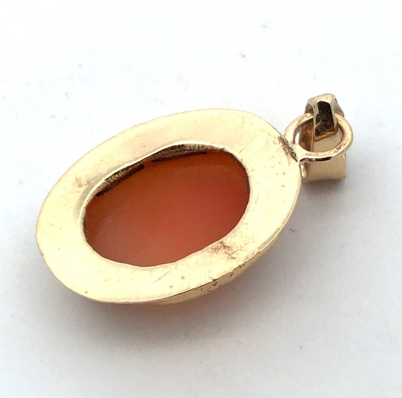 Estate 14K Yellow Gold Oval Orange White Carved Cameo Pendant