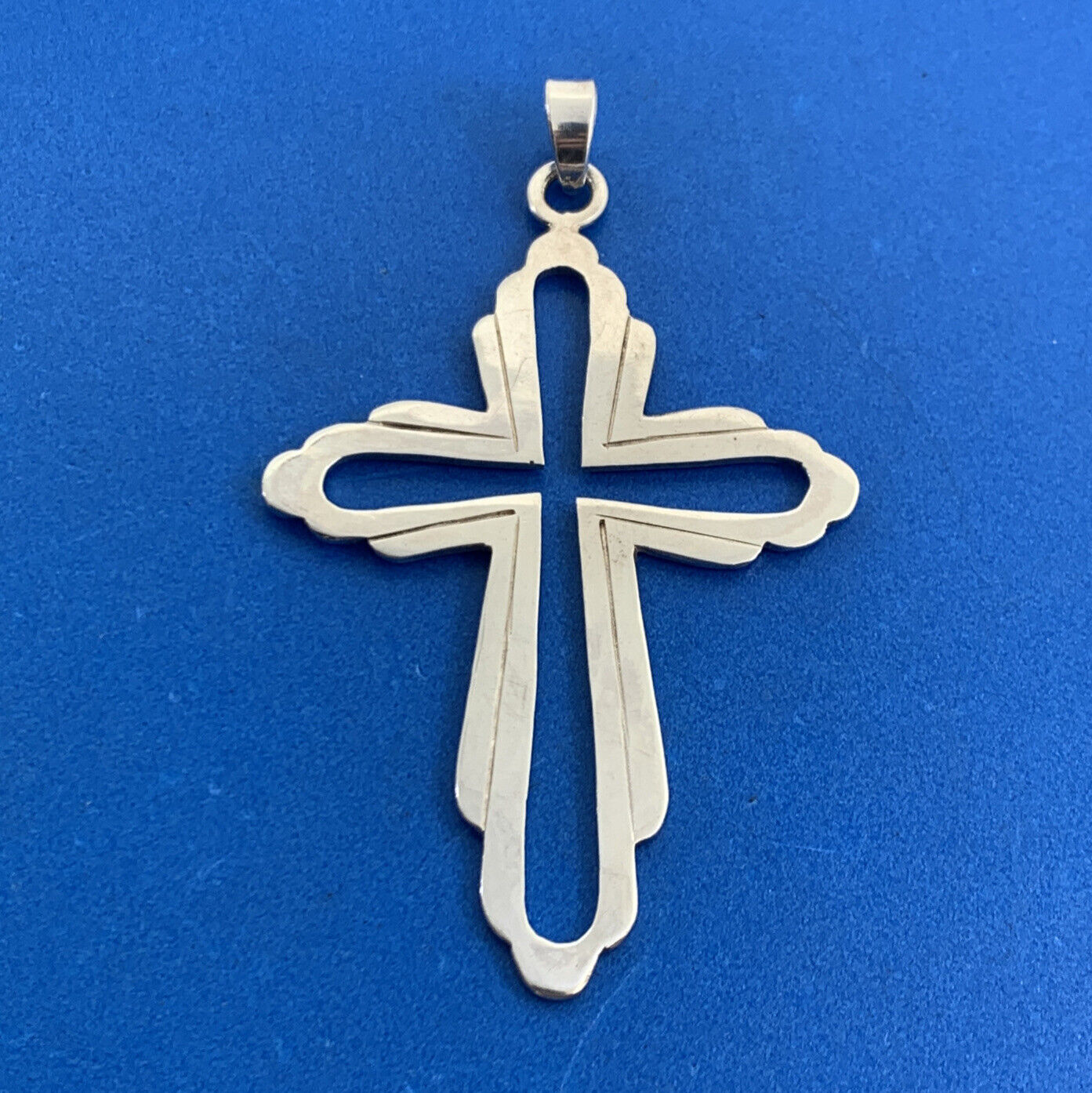 Vintage 925 Sterling Silver 3 Dimensional Midsize Cutout Cross Pendant