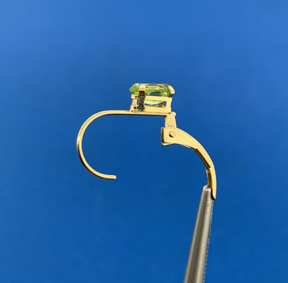 Designer RGE 14K Yellow Gold Oval Peridot August Birthstone Leverback Earrings