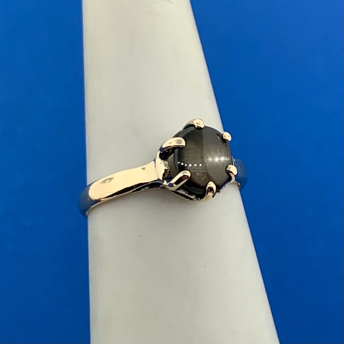 14K Yellow Gold Black Star Sapphire Solitaire Cocktail Ring