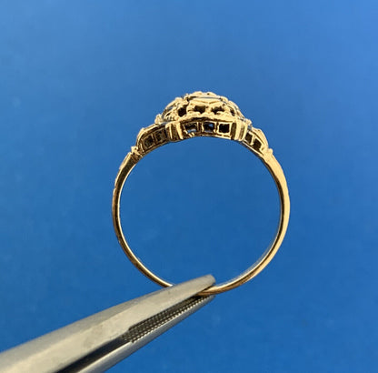 Gorgeous 14k Yellow Gold Round Cut Diamond Small Heart Filigree Ring Size 5.5