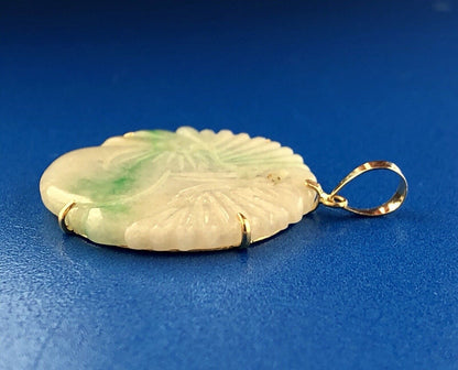 Vintage 18K Yellow Gold Carved White Green Jade Jadeite Oriental Disc Pendant