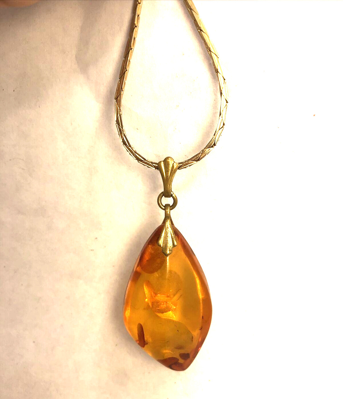 Designer Citation Gold Tone Chain Amber Statement Pendant Necklace
