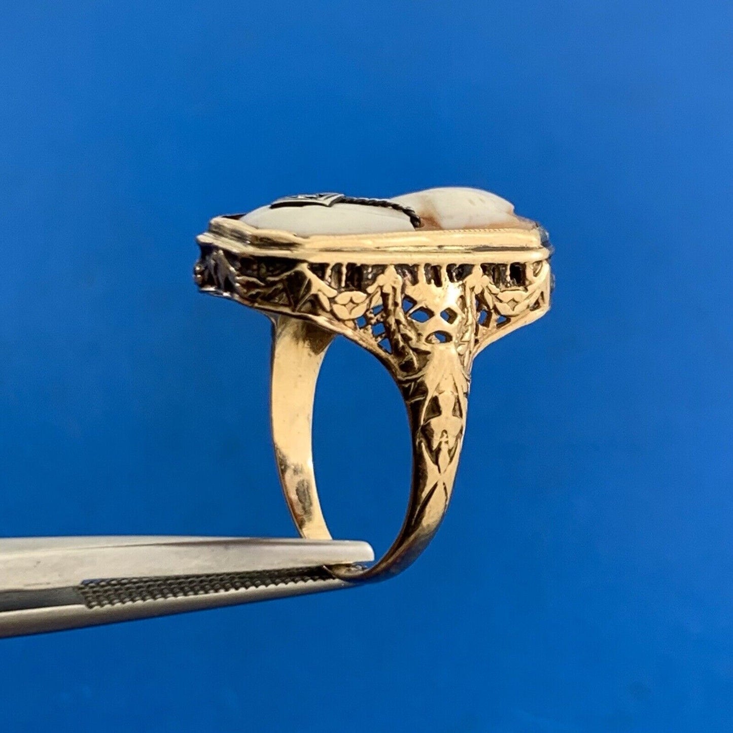 Vintage Designer 10K Yellow Gold Diamond Rectangle Cameo Filigree Statement Ring