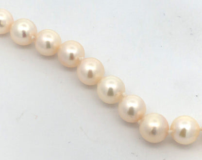 Vintage 14K Yellow Gold Diamond Accented Clasp 7.6 mm Pearl Bracelet