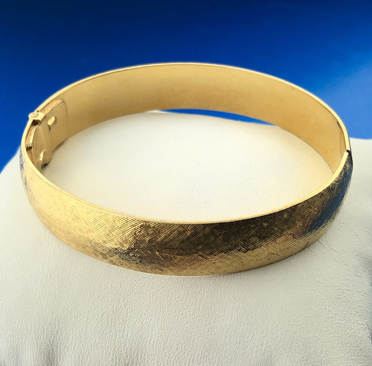 Classic Vintage Monet Gold Tone Florentine Finish Hinged Bangle Bracelet