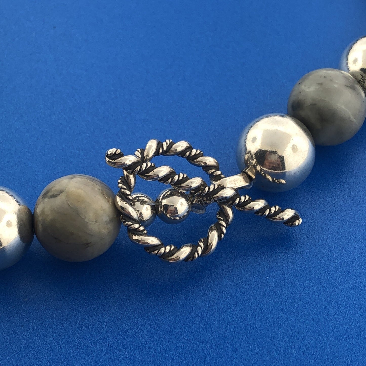 Lovely Sterling Silver 925 Cabochon Gray Jasper Bead Toggle 16" Strand Necklace
