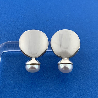 Designer 925 Sterling Silver White Pearl Modernist Concave Circle Stud Earrings