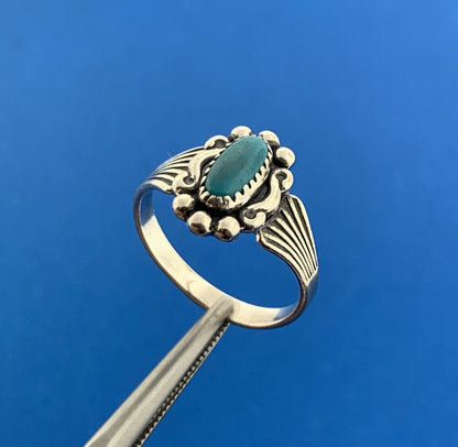 Native American Hallmarked 925 Sterling Silver Oval Turquoise Cabochon Ring