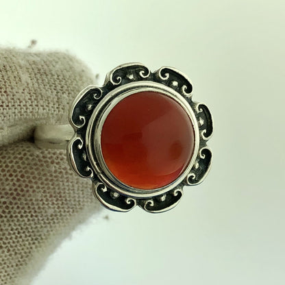 Retro 925 Sterling Silver Carnelian Cabochon Gemstone Flower Shaped Ring