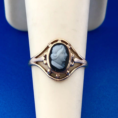 Vintage 10K Yellow Gold Oval Black Onyx Carved Cameo Ring