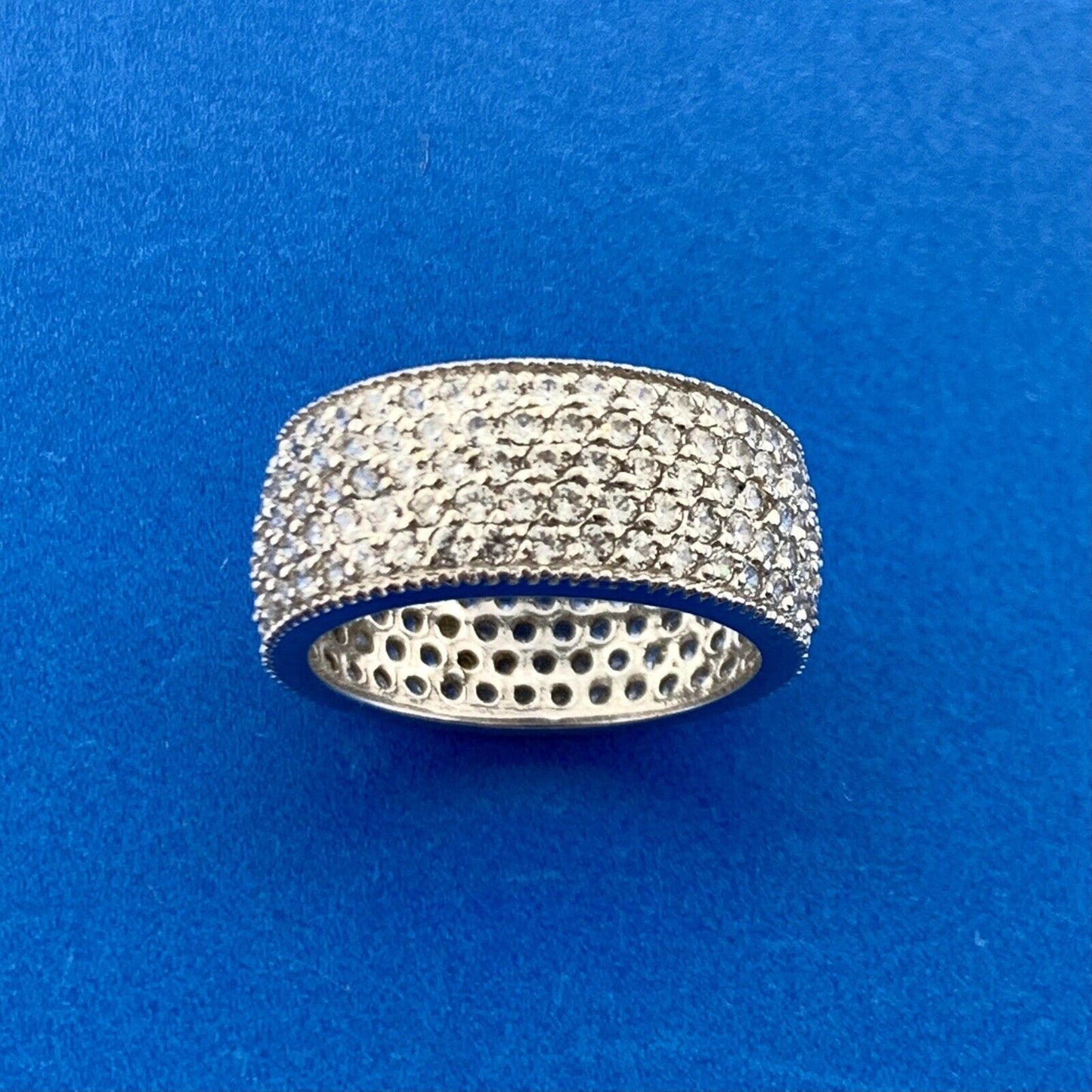 Gorgeous 18k White Gold Round Cut Sparkling CZ Infinity Band Ring Size 6.5