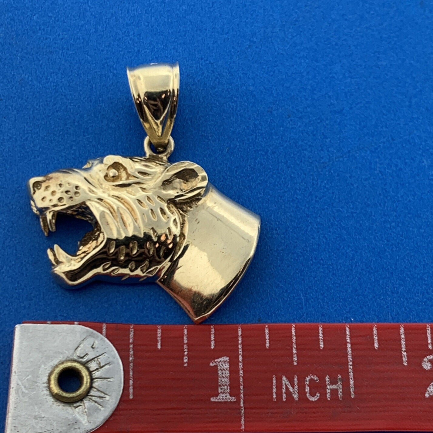 Custom Artisan 10K Yellow Gold Detailed Snarling Tiger Big Cat Statement Pendant