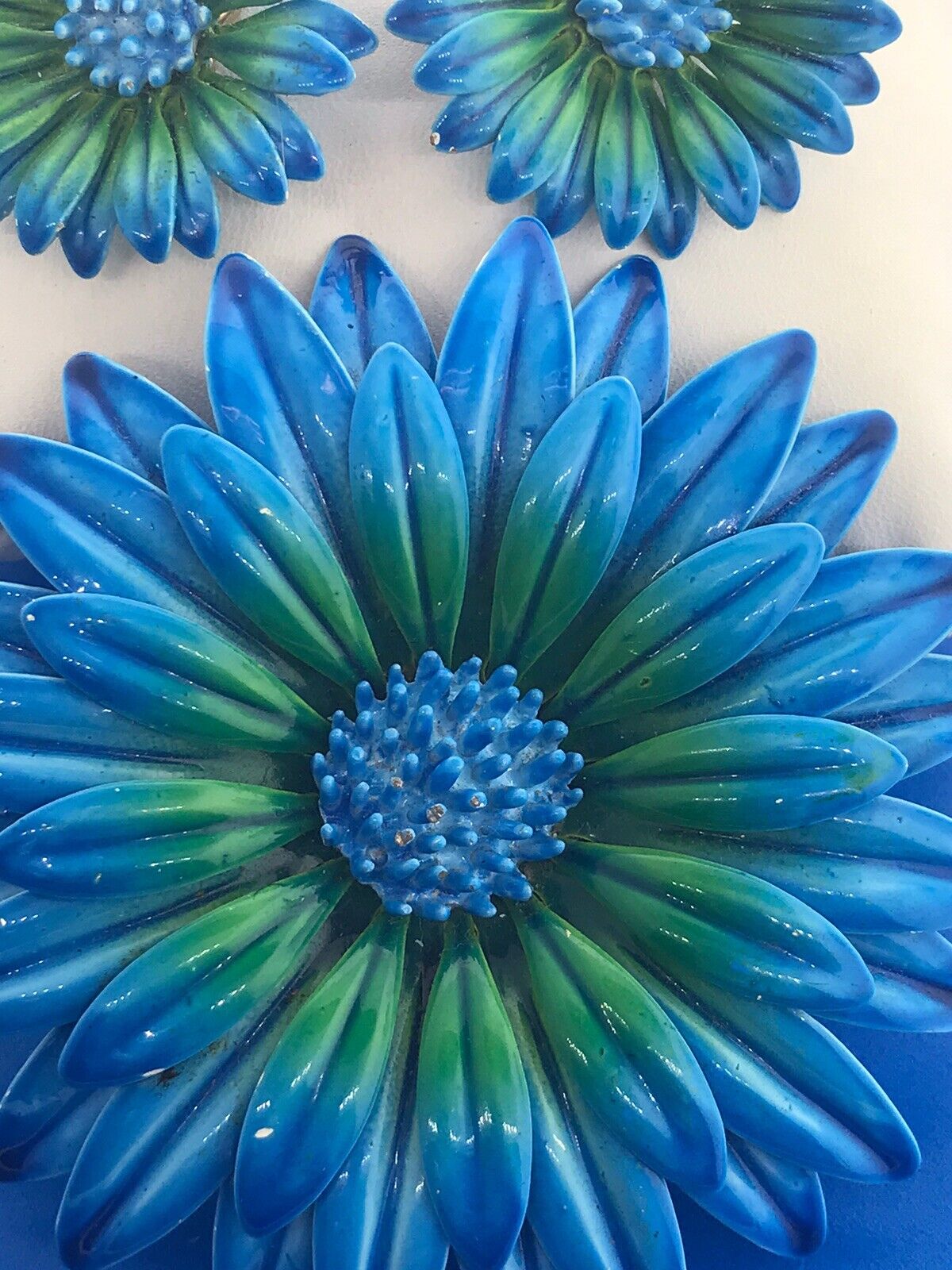 Retro Painted Metal Blue Green Daisy Mum Statement Brooch Clip Earrings Set