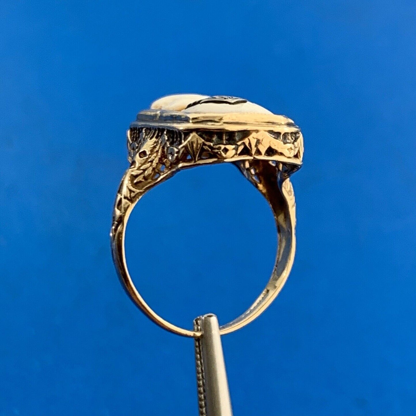 Vintage Designer 10K Yellow Gold Diamond Rectangle Cameo Filigree Statement Ring