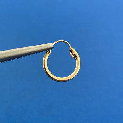 Chic 14K Yellow Gold Polished Huggy Huggie Hoop Earrings
