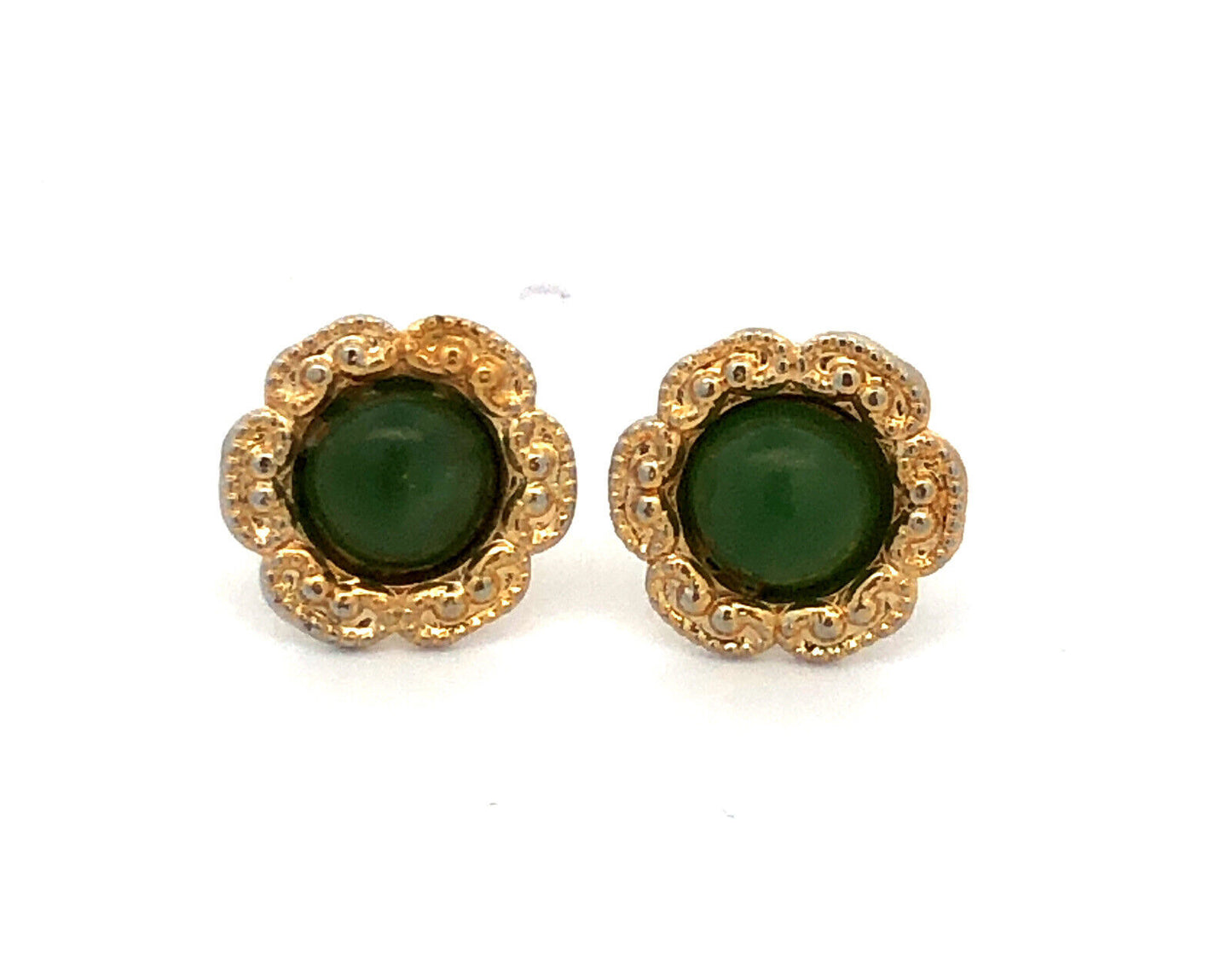 Vintage 14K Yellow Gold Round Cabochon Jade Flower Shaped Stud Earrings