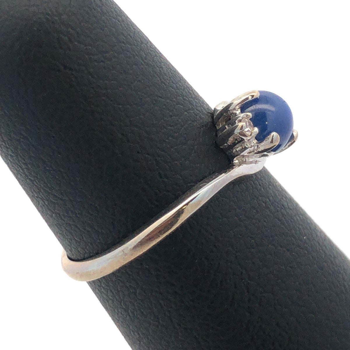 Vintage 10K White Gold Blue Star Sapphire Diamond Accented Cocktail Ring
