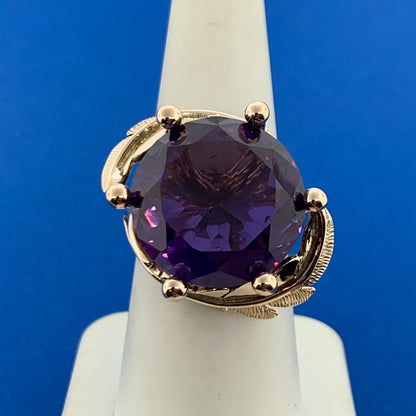 14K Yellow Gold Purple Sapphire Solitaire Statement Cocktail Size 7.75 Ring
