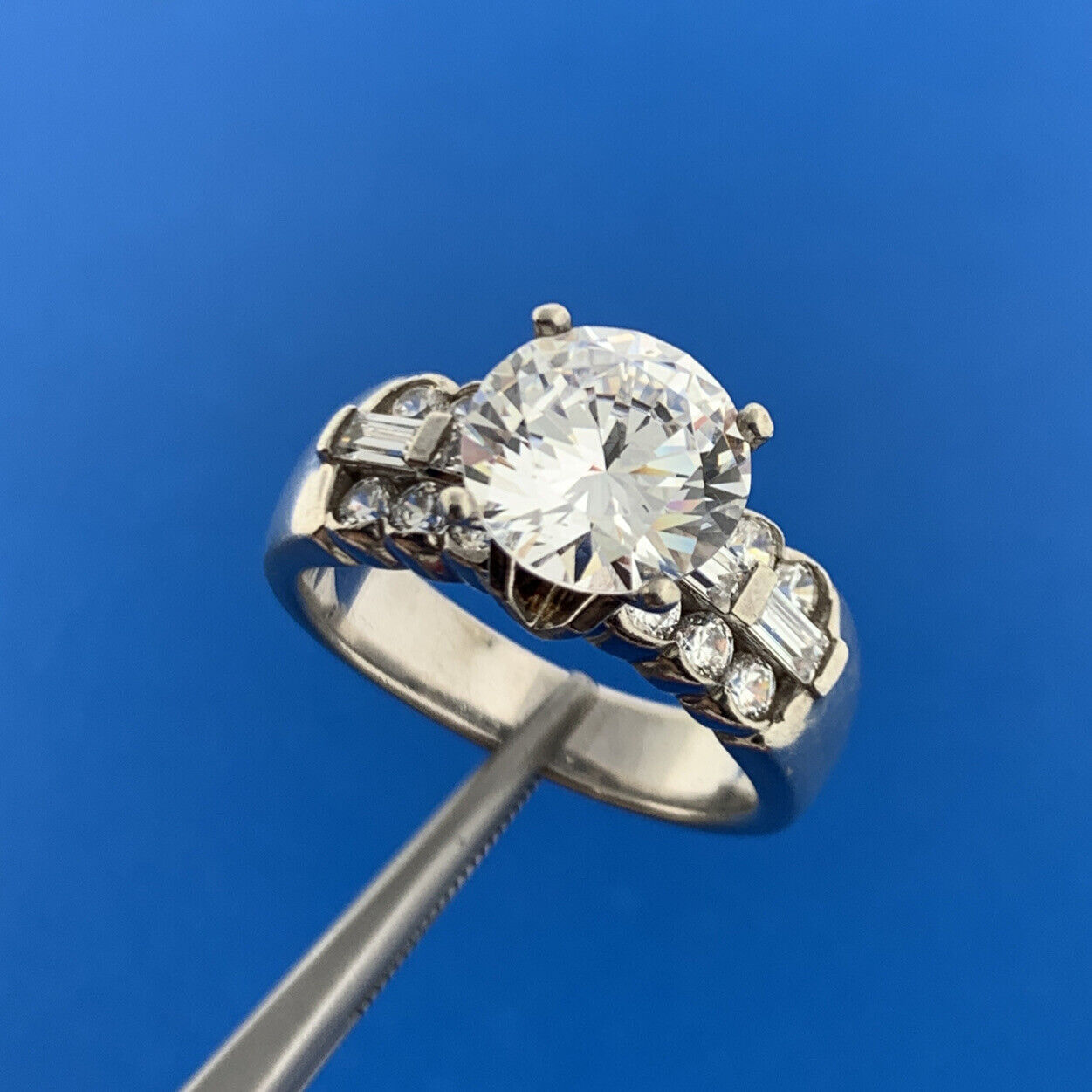 Designer 925 Sterling Silver Solitaire Cubic Zirconia w/Accents Statement Ring