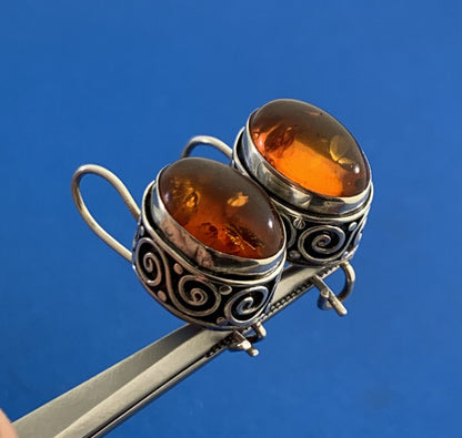 925 Sterling Silver Oval Amber Cabochon Balinese Style Drop Hook Earrings