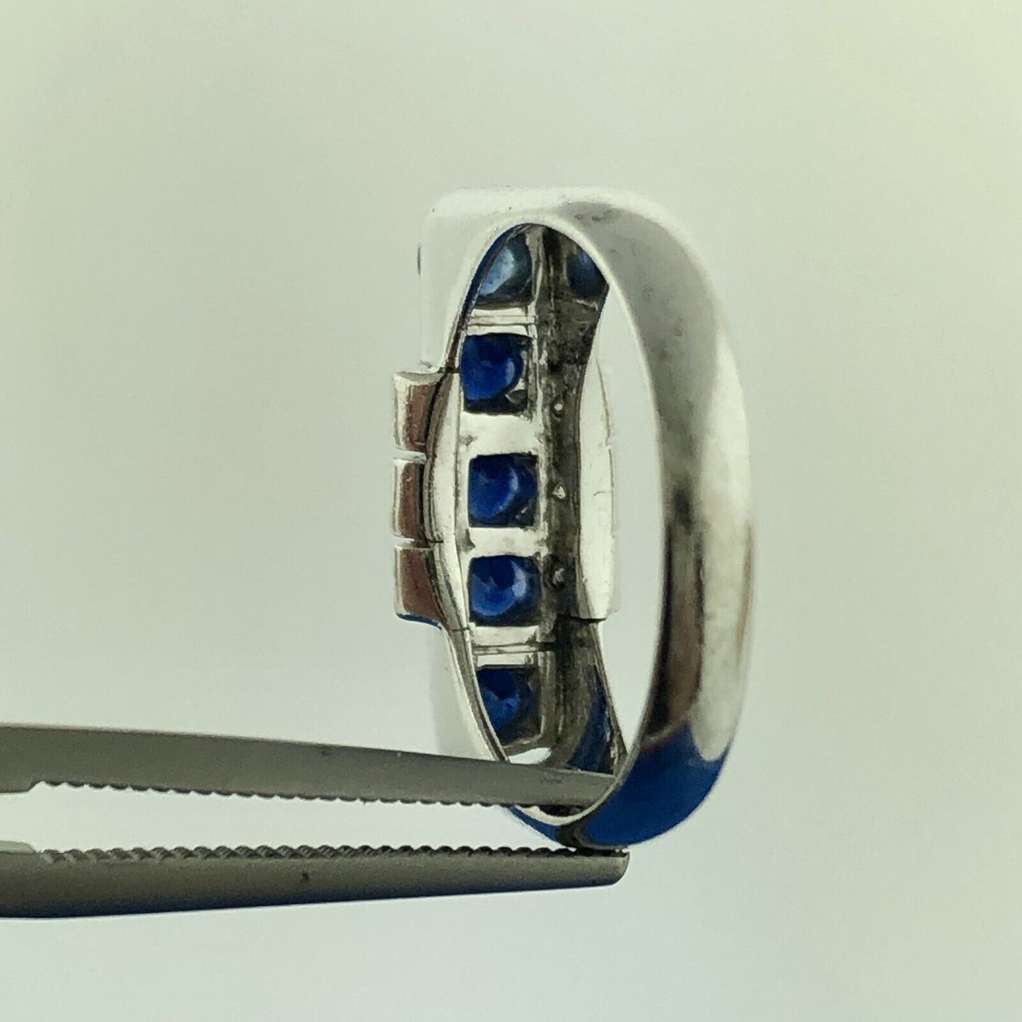 Gorgeous 10k White Gold Round Cut Sapphire Diamond Accent Channel Ring Size 6.5