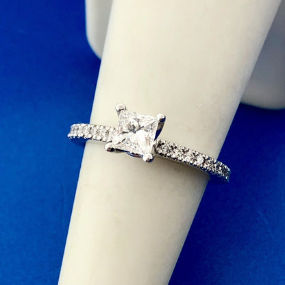 Stunning Vera Wang 14k White Gold Princess Cut Diamond Engagement Ring Size 6.25