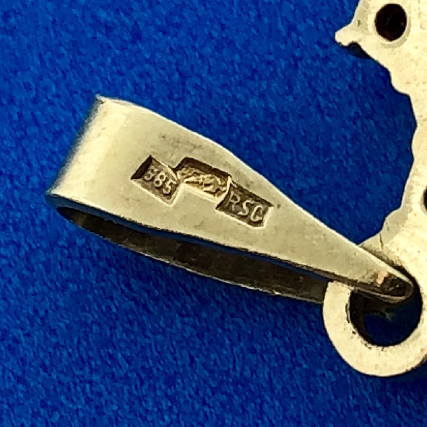 Designer 14K Yellow Gold Garnet Floral Cluster January Anniversary Pendant