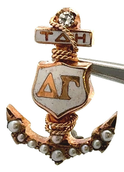 Vintage 1974 10K Yellow Gold Diamond Seed Pearl Delta Gamma Badge Lapel Pin