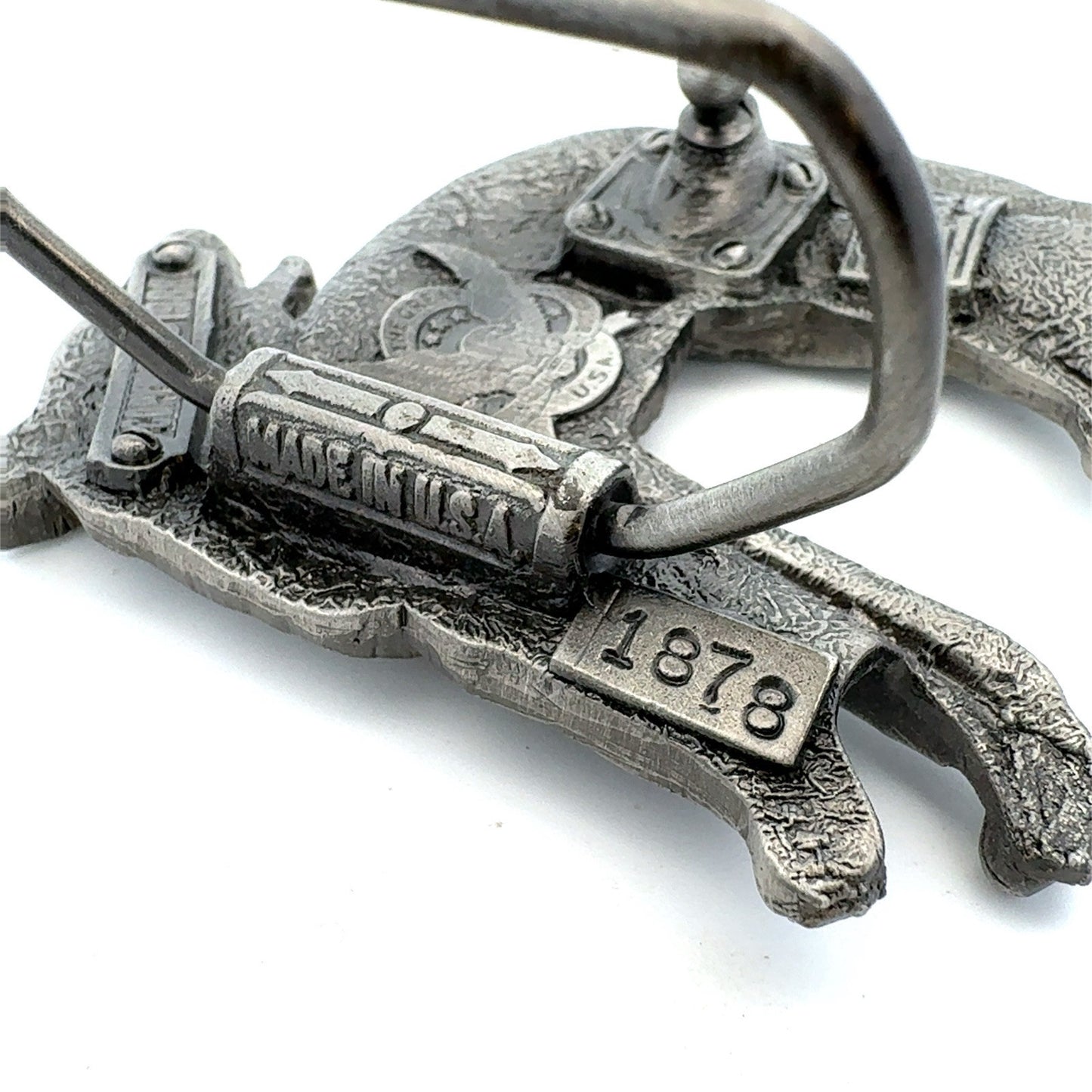 Vintage 1988 The Great American Buckle Co. Pewter Howling Lone Wolf Belt Buckle