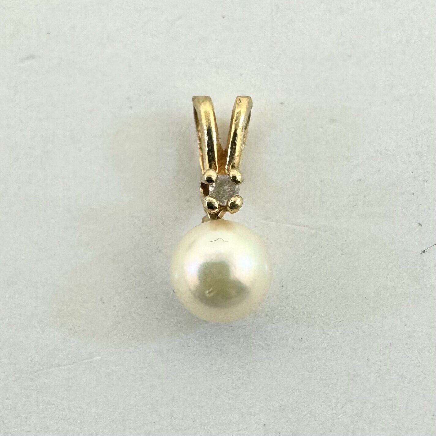 Classic 14K Yellow Gold Round Pearl Diamond Accented Petite Pendant