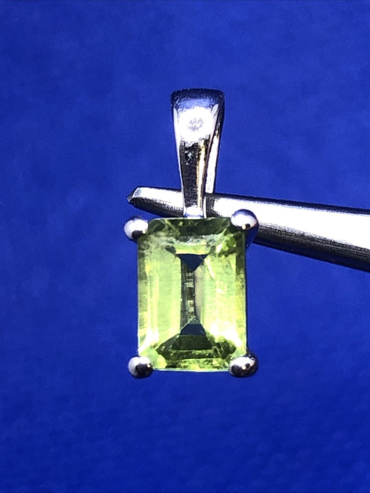 Designer TGGC 925 Sterling Silver Emerald Cut Green Citrine Petite Pendant