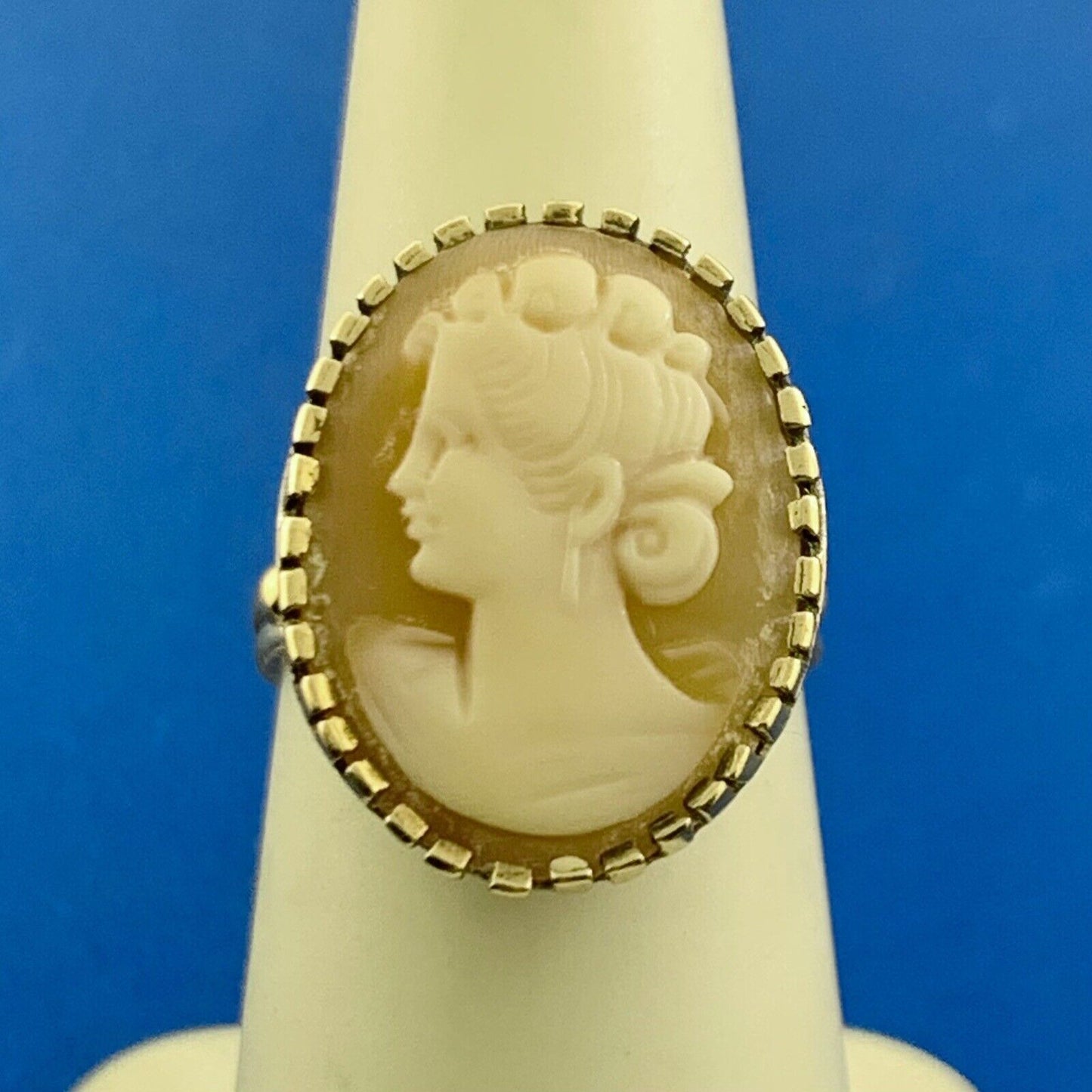 Vintage Designer PSCO 10K Yellow Gold Oval Carved Cameo Ring