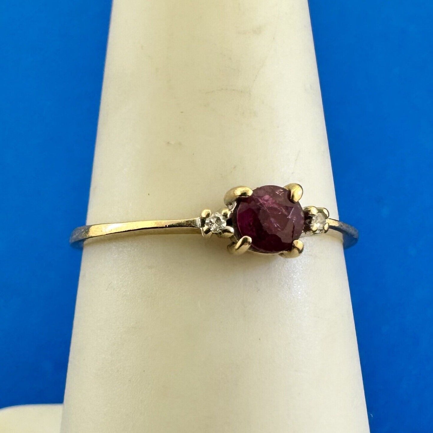 Vintage 14K Yellow Gold Round Ruby Diamond Accents Occasion Promise Ring