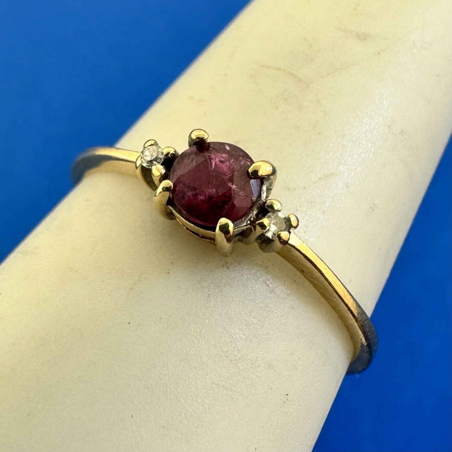 Vintage 14K Yellow Gold Round Ruby Diamond Accents Occasion Promise Ring