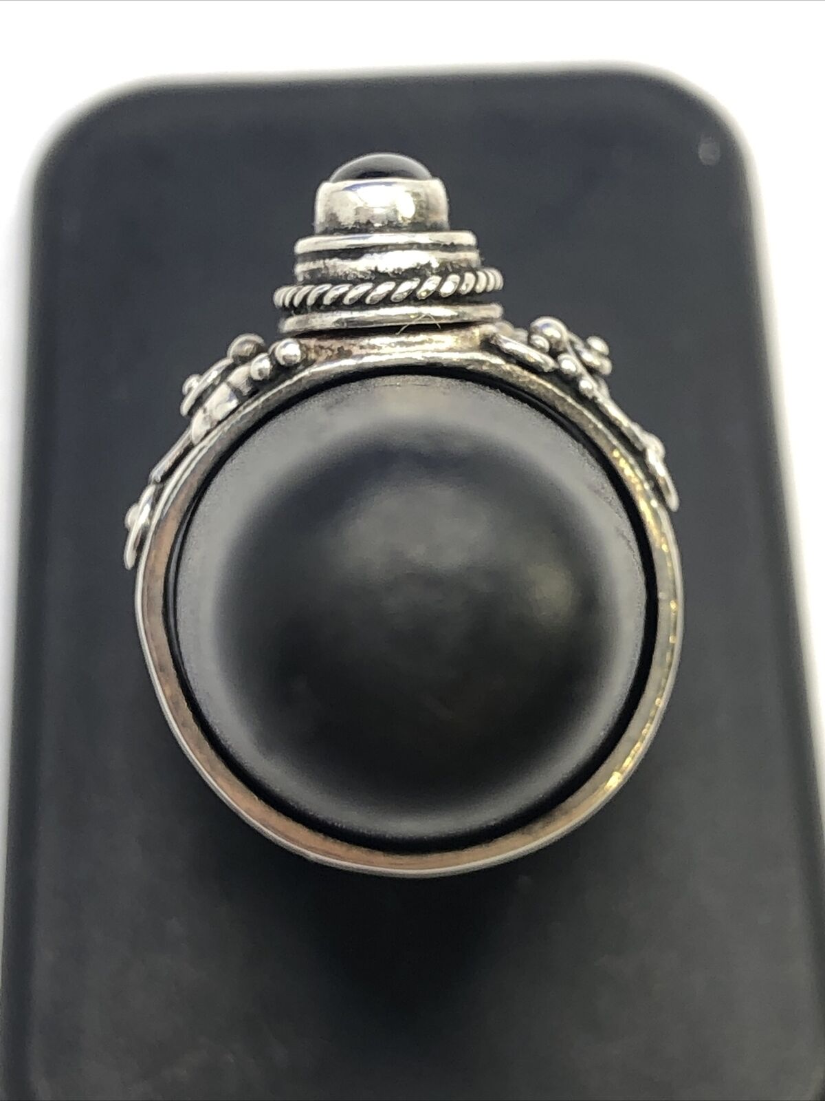 Vintage 925 Sterling Silver Oval Black Onyx Scroll Snuff Pill Box Size 6.5 Ring