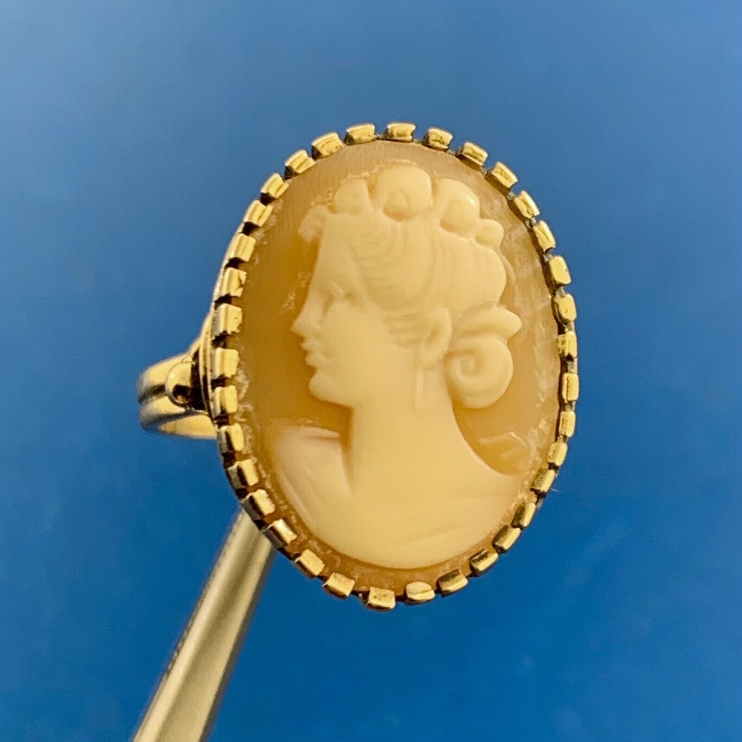 Vintage Designer PSCO 10K Yellow Gold Oval Carved Cameo Ring